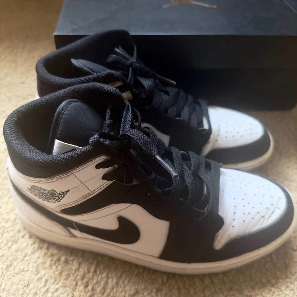 Air Jordan 1 Mid Diamond short slightly used